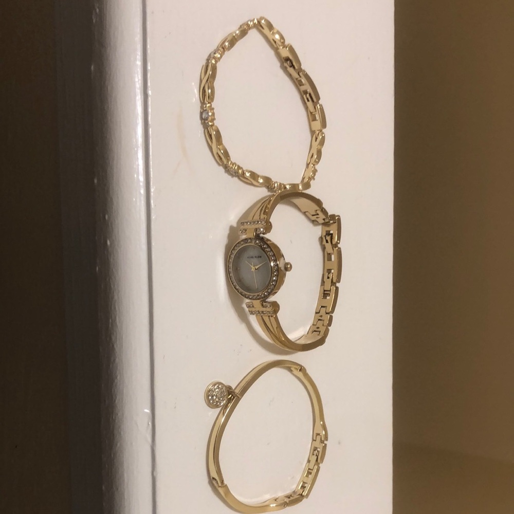 Gold tone Bracelet and Watch Set